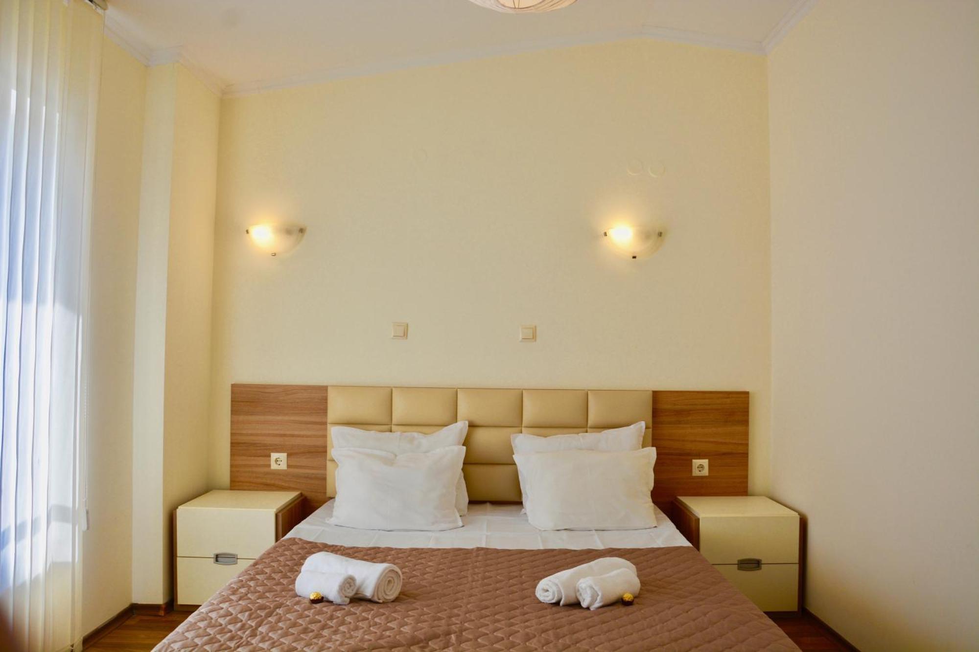 Rainbow 1 Holiday Complex Pantai Sunny Bagian luar foto