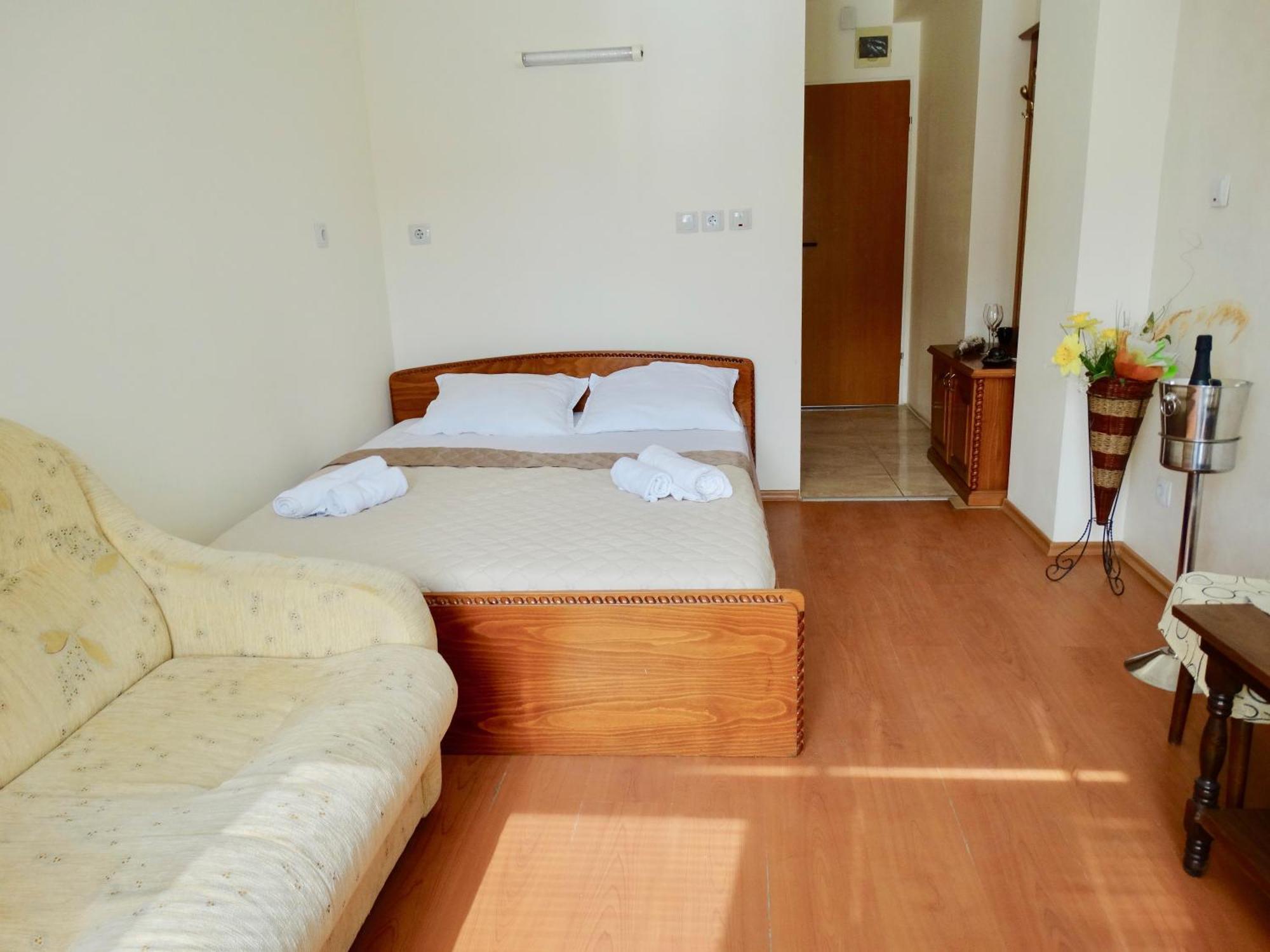 Rainbow 1 Holiday Complex Pantai Sunny Bagian luar foto